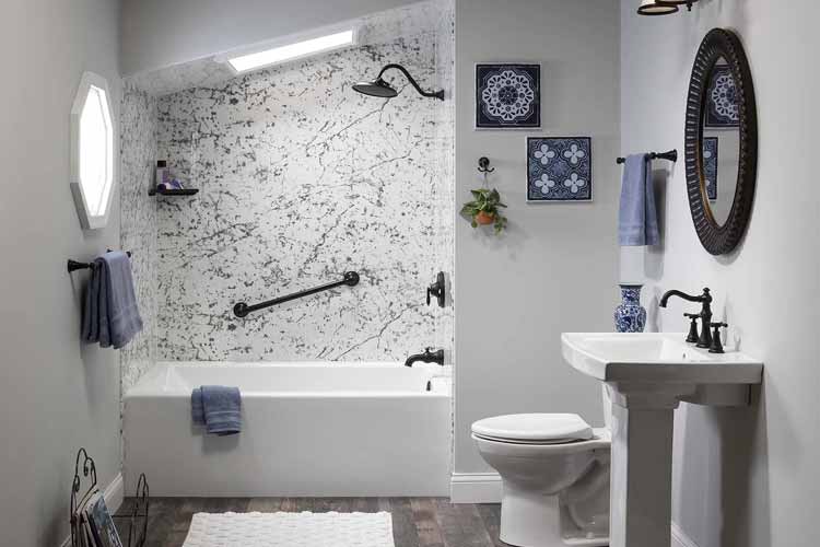 Marble walled bathtub