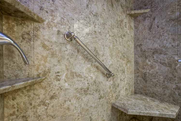 Shower standing handlebar